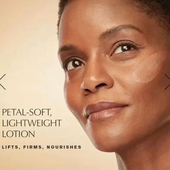 Revitalizing Supreme+ Youth Power Soft
Milky Lotion Moisturizer - Picture 3 of 6